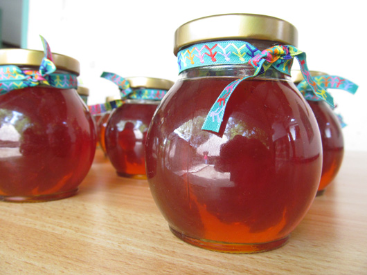 Miel artesanal tipo exportación, es el producto realizado por un grupo de saladeros capacitados en apicultura.